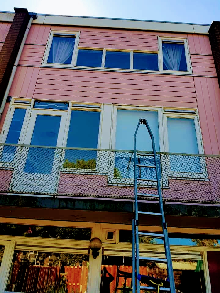 Detail van gereinigde ramen